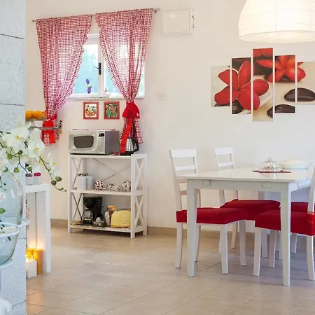 Casa vacanze Family Friendly House With A Swimming Pool Kotisina, - 6809 *