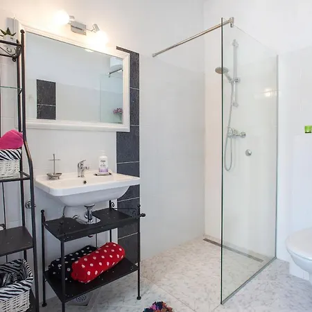 Family Friendly House With A Swimming Pool Kotisina, - 6809 *